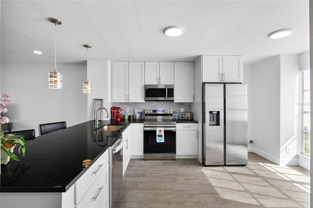 En Venta: $279,900 (3 camas, 2 baños, 1358 Pies cuadrados)