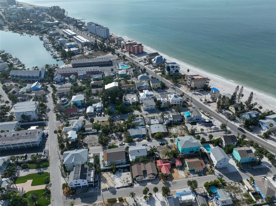 На продажу: $1,500,000 (4 спален, 0 ванн, 3116 Квадратных фут)