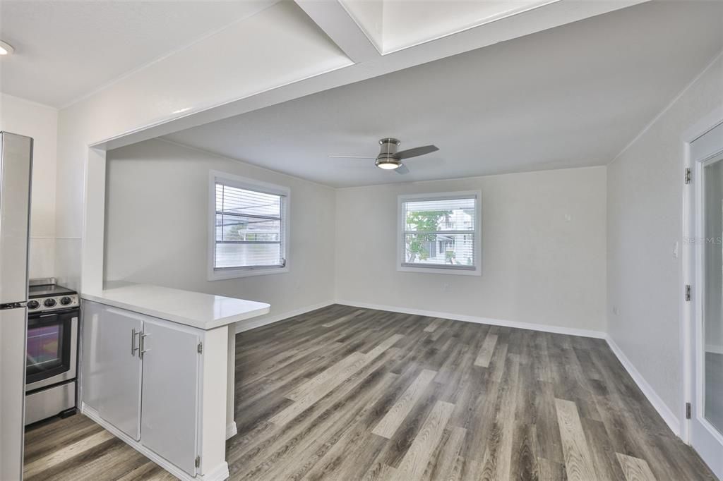 На продажу: $1,500,000 (4 спален, 0 ванн, 3116 Квадратных фут)