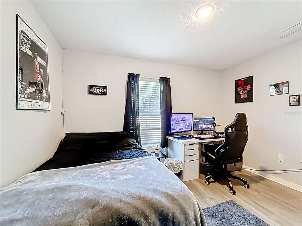 For Sale: $289,900 (3 beds, 2 baths, 1390 Square Feet)