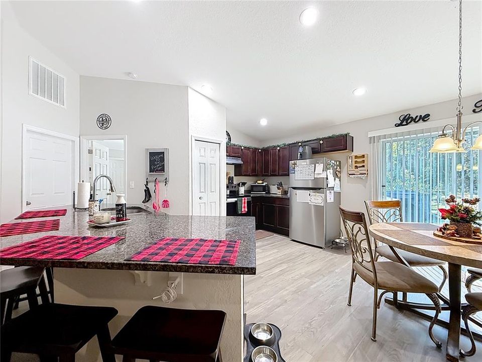 For Sale: $289,900 (3 beds, 2 baths, 1390 Square Feet)