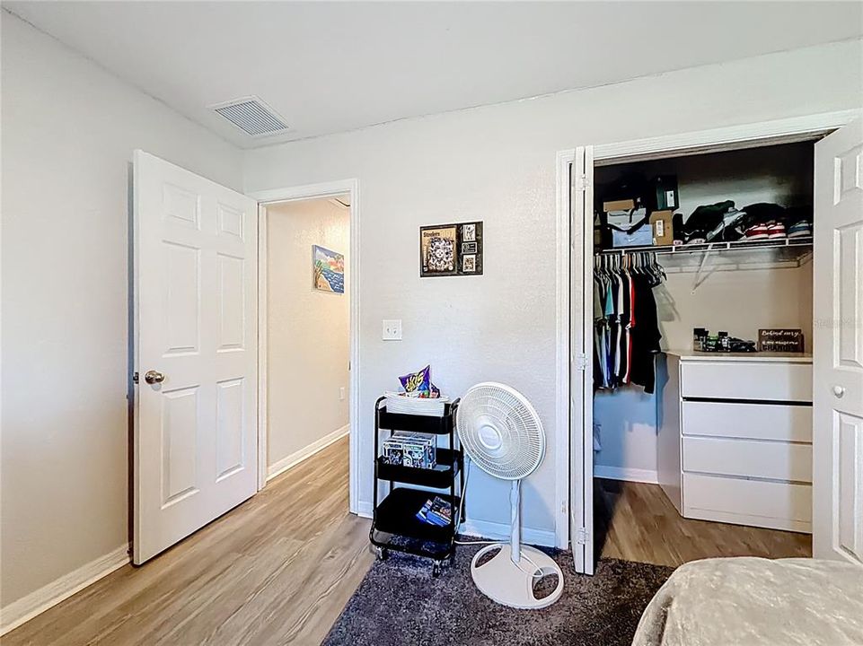 For Sale: $289,900 (3 beds, 2 baths, 1390 Square Feet)