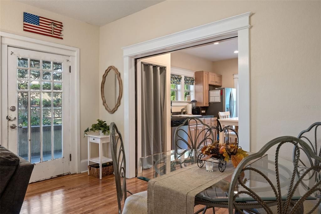 На продажу: $650,000 (4 спален, 0 ванн, 1718 Квадратных фут)