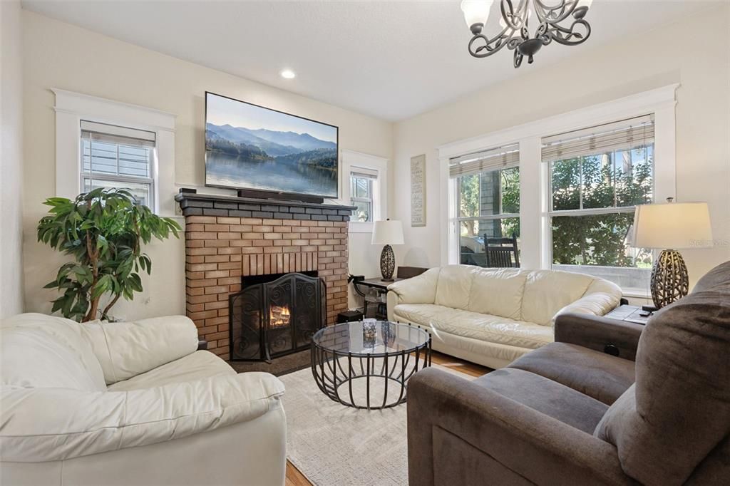 На продажу: $650,000 (4 спален, 0 ванн, 1718 Квадратных фут)