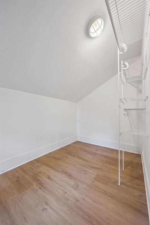 На продажу: $650,000 (4 спален, 0 ванн, 1718 Квадратных фут)