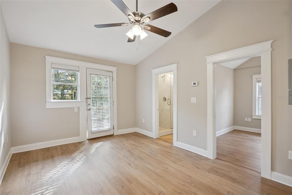 На продажу: $650,000 (4 спален, 0 ванн, 1718 Квадратных фут)