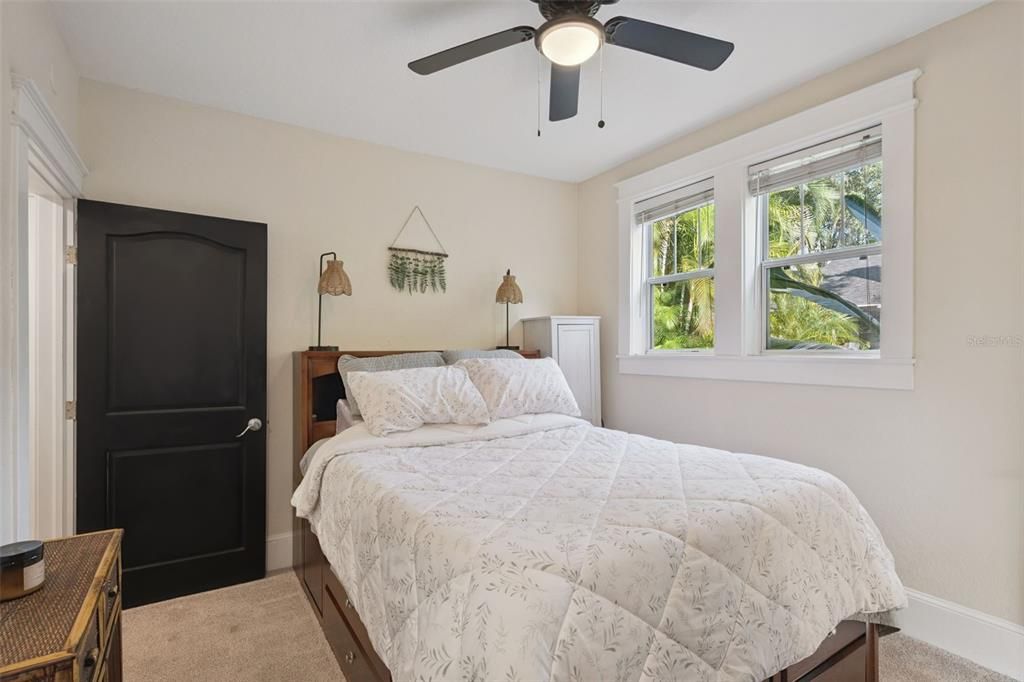 На продажу: $650,000 (4 спален, 0 ванн, 1718 Квадратных фут)