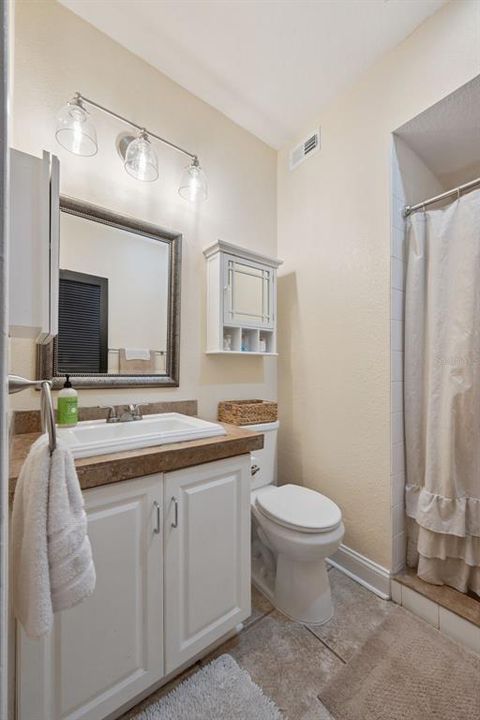 На продажу: $650,000 (4 спален, 0 ванн, 1718 Квадратных фут)