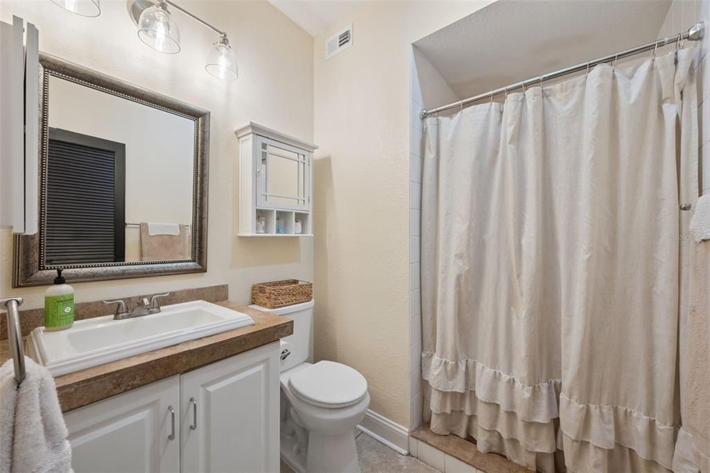 На продажу: $650,000 (4 спален, 0 ванн, 1718 Квадратных фут)