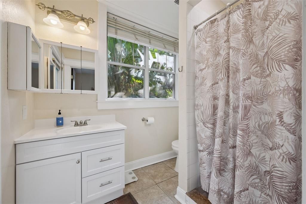 На продажу: $650,000 (4 спален, 0 ванн, 1718 Квадратных фут)