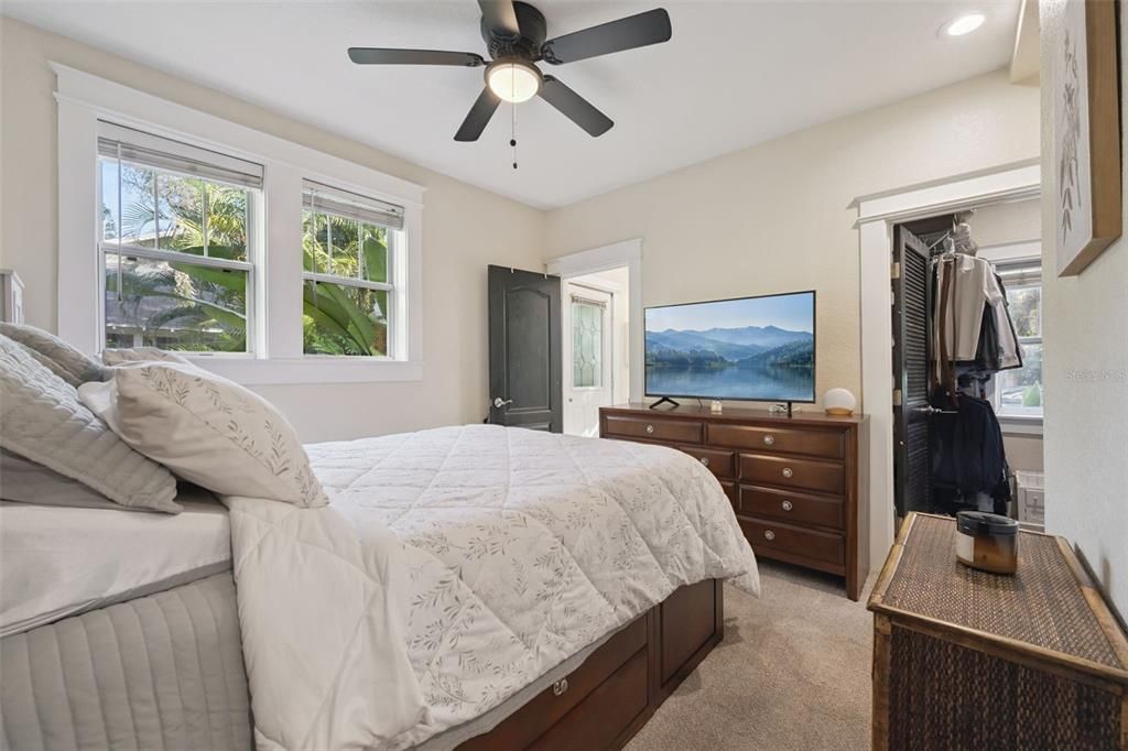 На продажу: $650,000 (4 спален, 0 ванн, 1718 Квадратных фут)