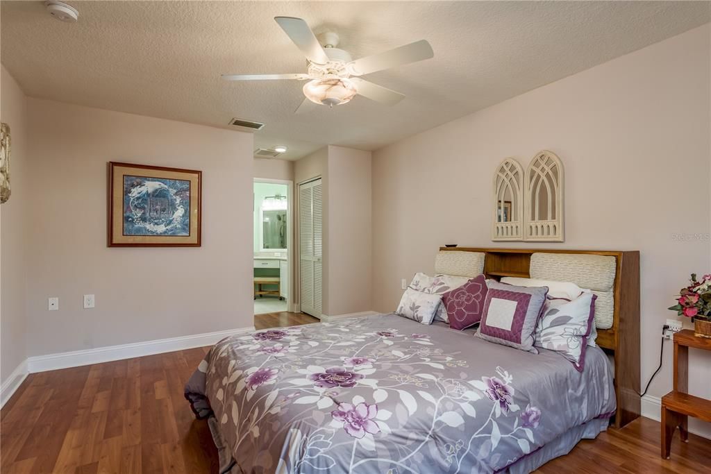 For Sale: $349,000 (2 beds, 2 baths, 1549 Square Feet)