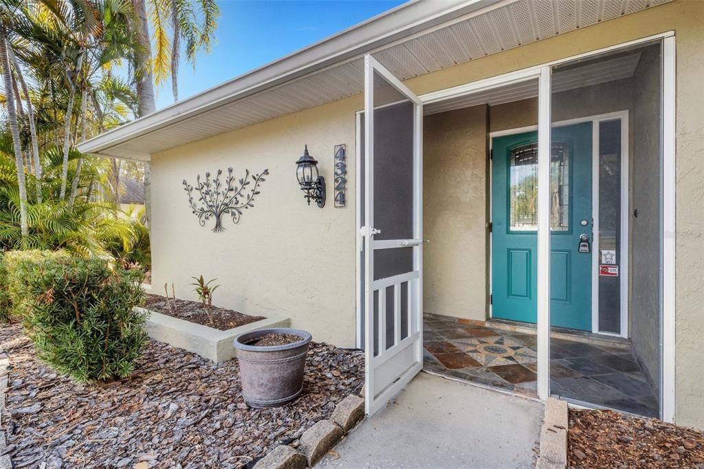 合同活跃: $439,900 (4 贝兹, 2 浴室, 2006 平方英尺)