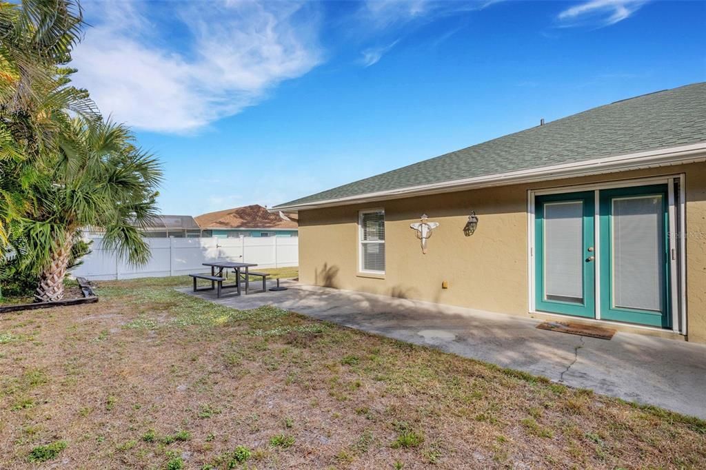 合同活跃: $439,900 (4 贝兹, 2 浴室, 2006 平方英尺)