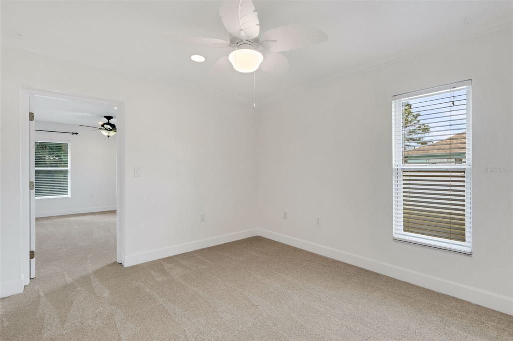 合同活跃: $439,900 (4 贝兹, 2 浴室, 2006 平方英尺)