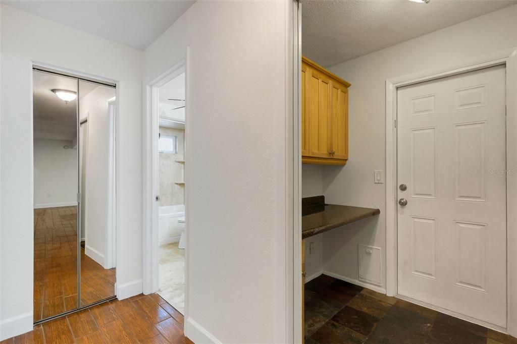 合同活跃: $439,900 (4 贝兹, 2 浴室, 2006 平方英尺)