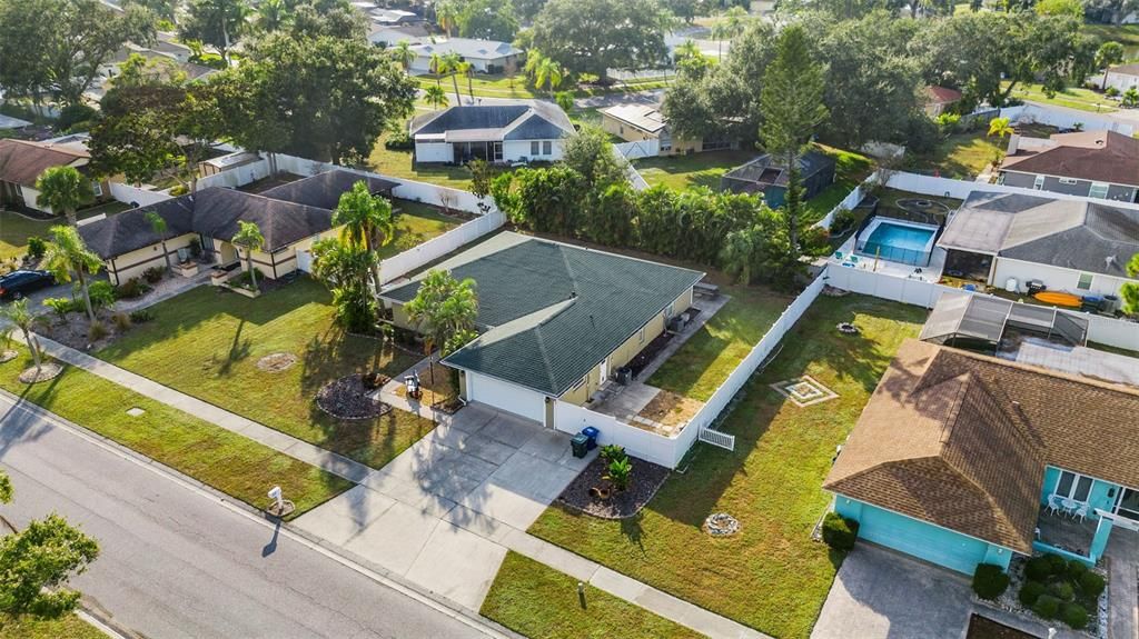 合同活跃: $439,900 (4 贝兹, 2 浴室, 2006 平方英尺)