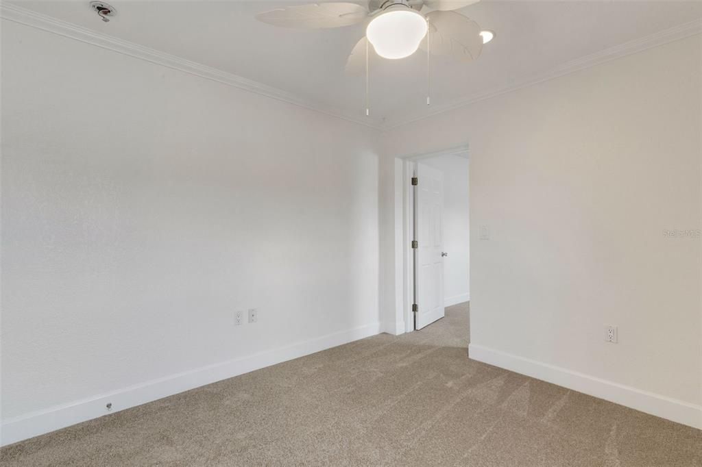 合同活跃: $439,900 (4 贝兹, 2 浴室, 2006 平方英尺)