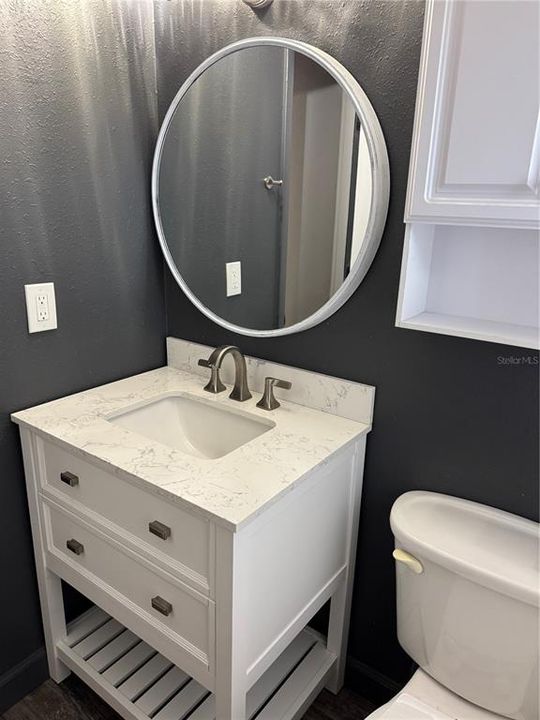 待售: $289,000 (3 贝兹, 1 浴室, 884 平方英尺)