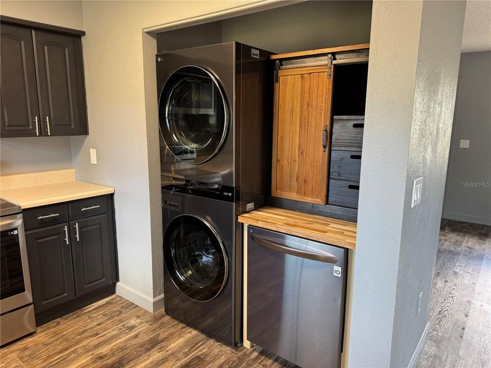 待售: $289,000 (3 贝兹, 1 浴室, 884 平方英尺)