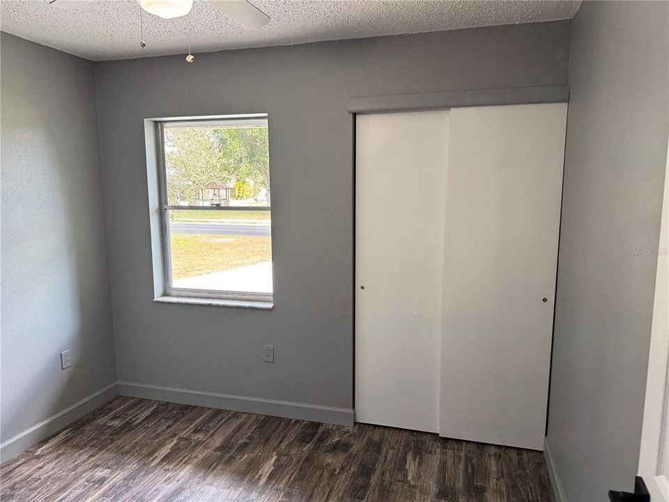 待售: $289,000 (3 贝兹, 1 浴室, 884 平方英尺)