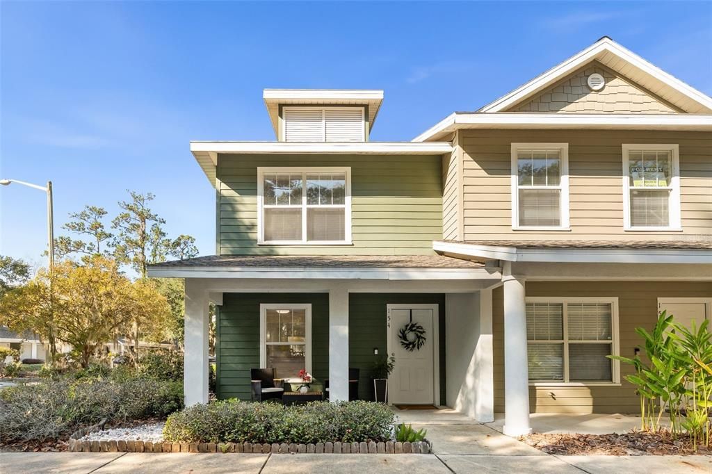 合同活跃: $225,000 (2 贝兹, 2 浴室, 1154 平方英尺)