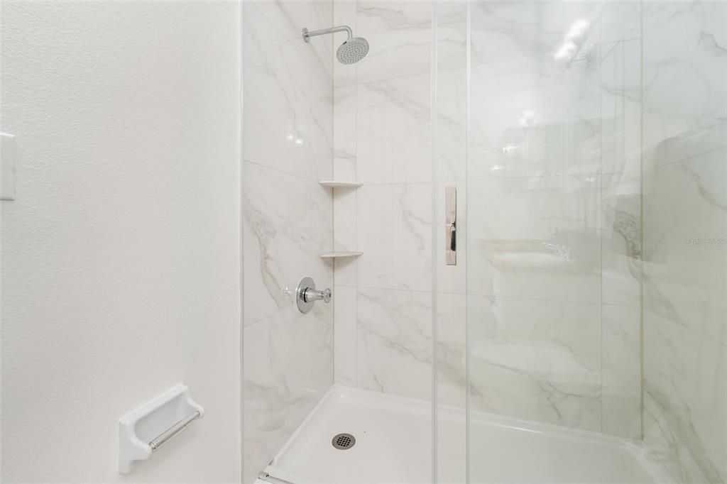 合同活跃: $225,000 (2 贝兹, 2 浴室, 1154 平方英尺)