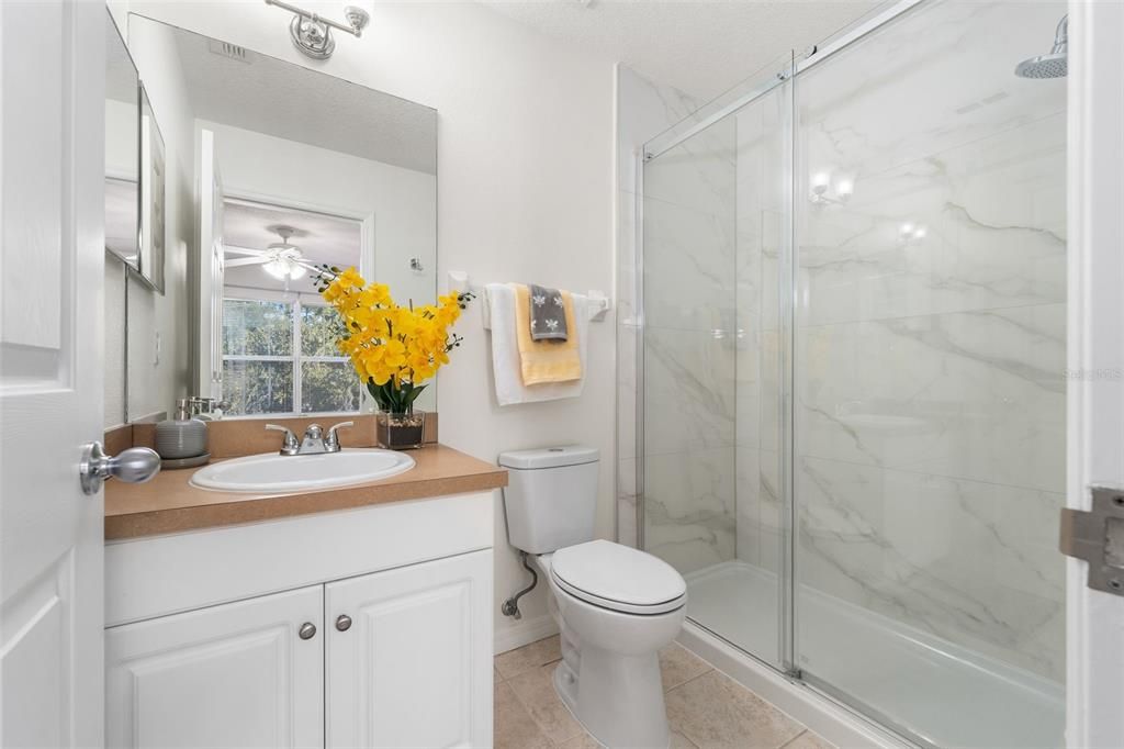 合同活跃: $225,000 (2 贝兹, 2 浴室, 1154 平方英尺)