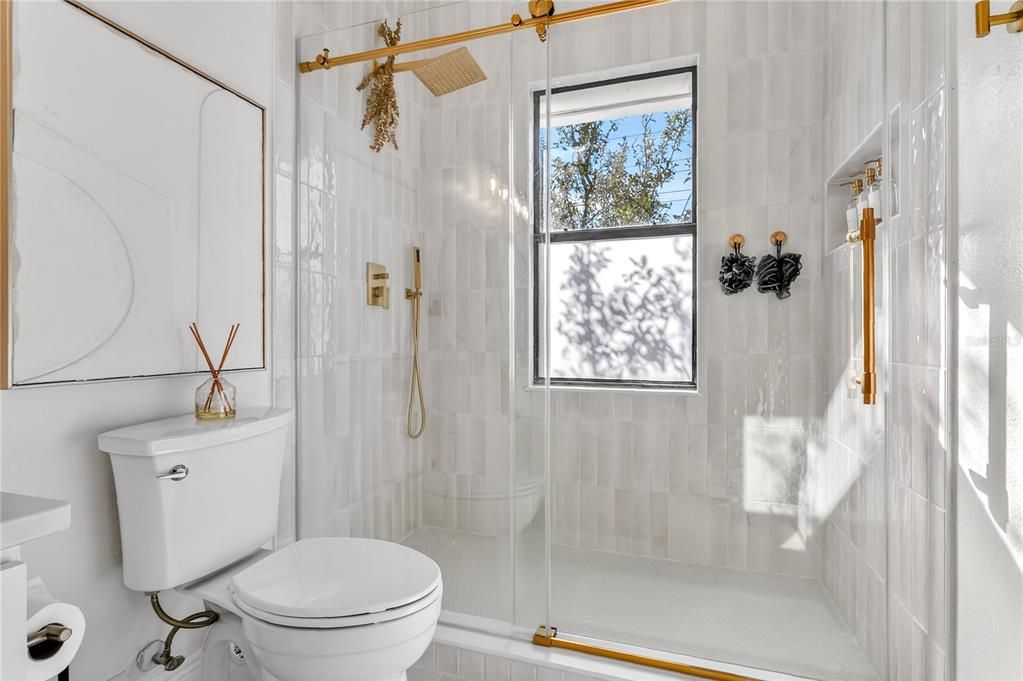 En Venta: $459,900 (3 camas, 3 baños, 1844 Pies cuadrados)