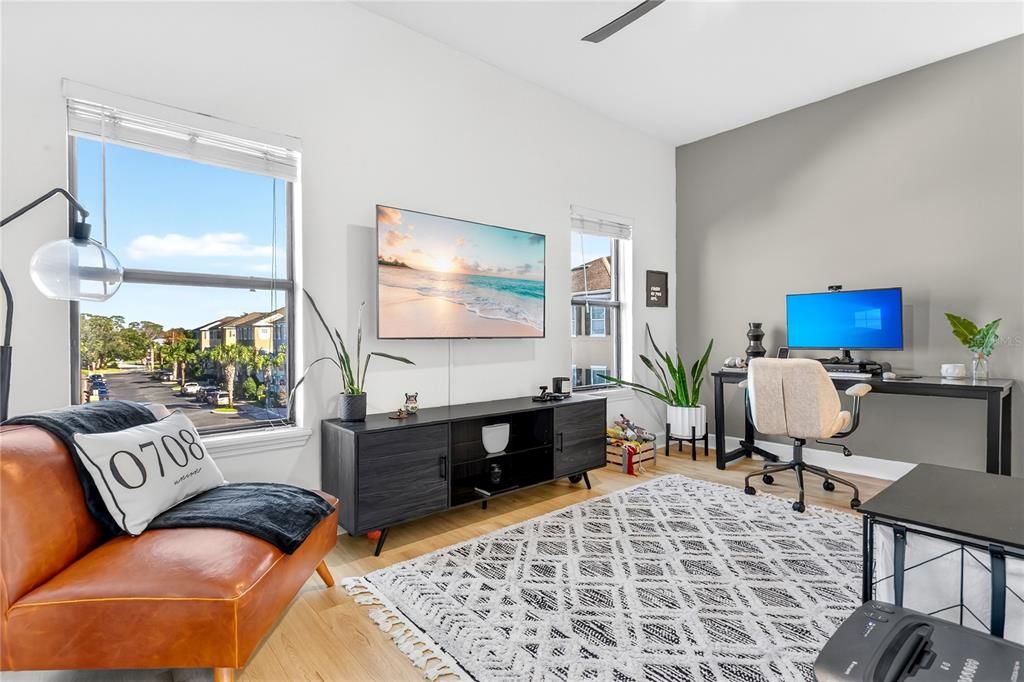 En Venta: $459,900 (3 camas, 3 baños, 1844 Pies cuadrados)