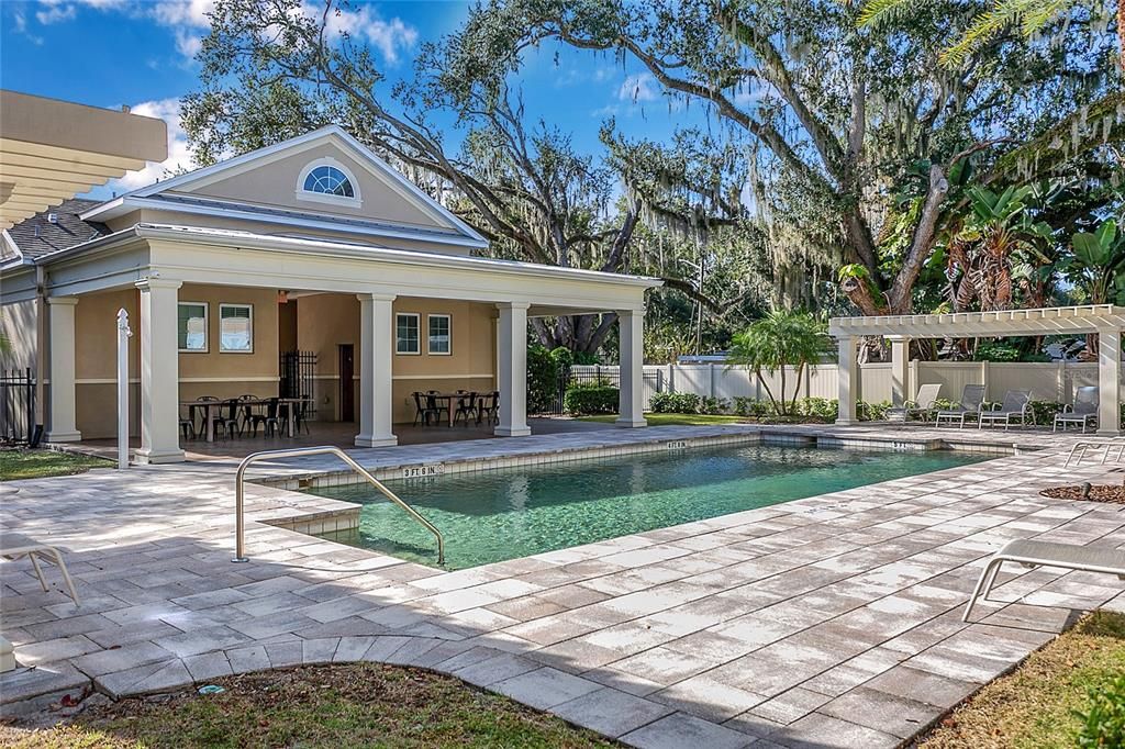 En Venta: $459,900 (3 camas, 3 baños, 1844 Pies cuadrados)