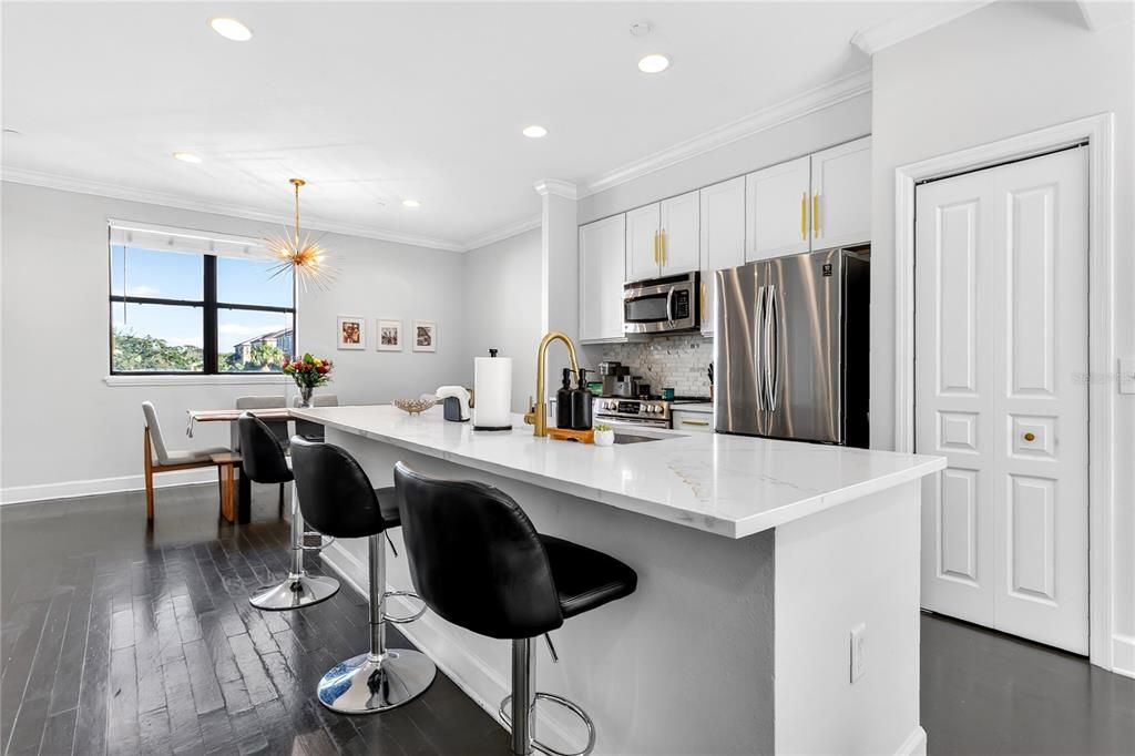 En Venta: $459,900 (3 camas, 3 baños, 1844 Pies cuadrados)