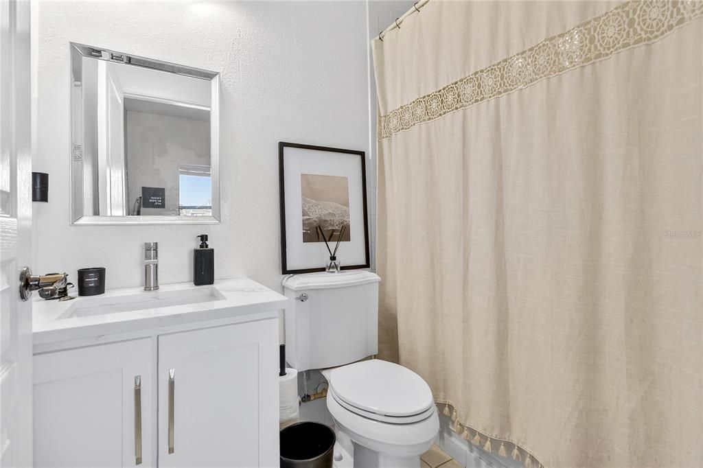 En Venta: $459,900 (3 camas, 3 baños, 1844 Pies cuadrados)