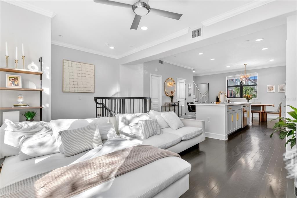 En Venta: $459,900 (3 camas, 3 baños, 1844 Pies cuadrados)