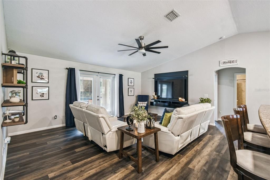 待售: $519,900 (3 贝兹, 2 浴室, 1505 平方英尺)