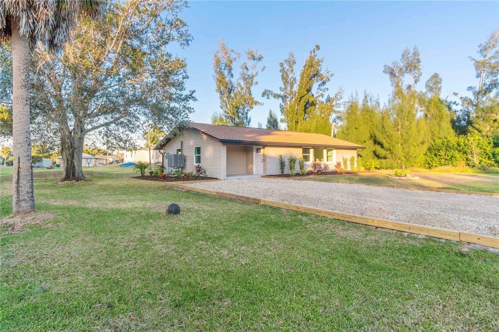 For Sale: $299,000 (3 beds, 2 baths, 2044 Square Feet)