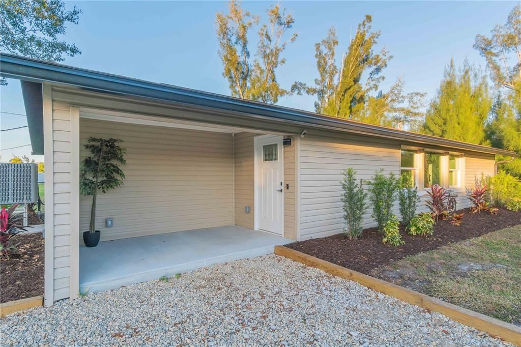 For Sale: $299,000 (3 beds, 2 baths, 2044 Square Feet)