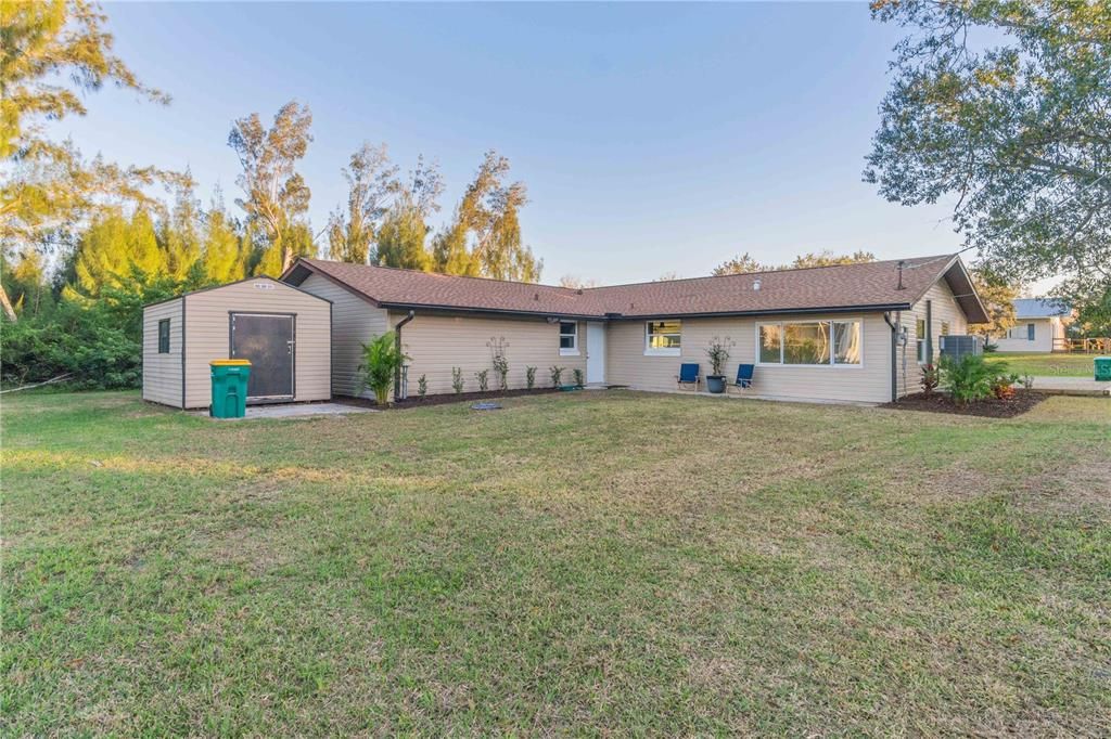 For Sale: $299,000 (3 beds, 2 baths, 2044 Square Feet)