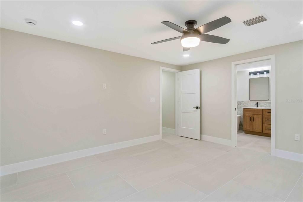 For Sale: $299,000 (3 beds, 2 baths, 2044 Square Feet)