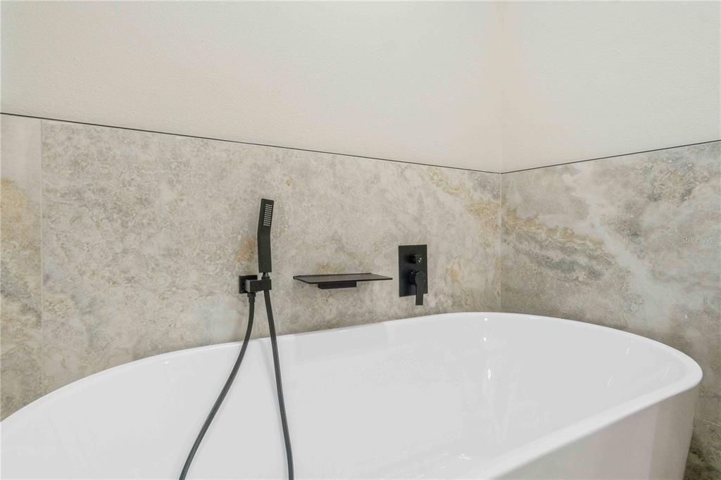 For Sale: $299,000 (3 beds, 2 baths, 2044 Square Feet)