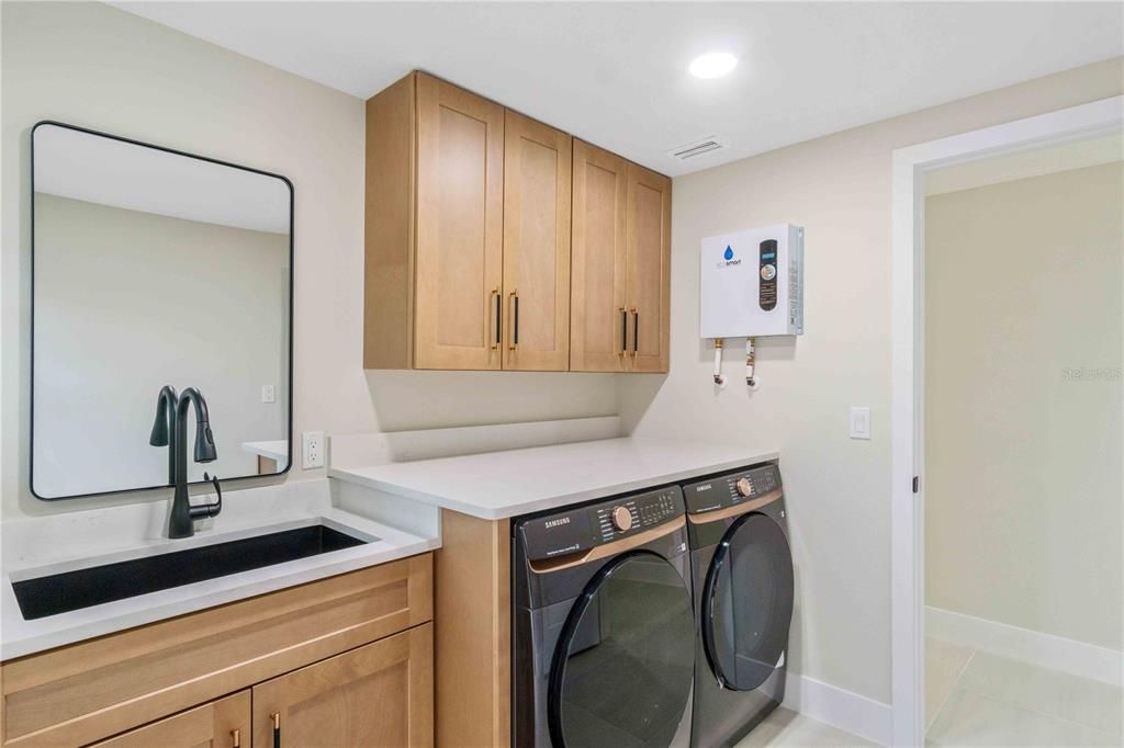 For Sale: $299,000 (3 beds, 2 baths, 2044 Square Feet)