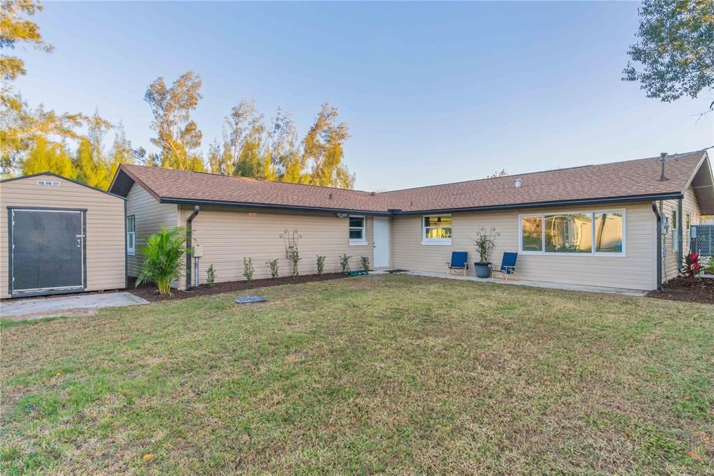 For Sale: $299,000 (3 beds, 2 baths, 2044 Square Feet)