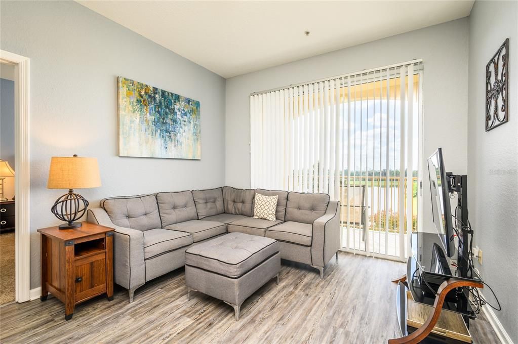 For Rent: $2,300 (3 beds, 2 baths, 1247 Square Feet)