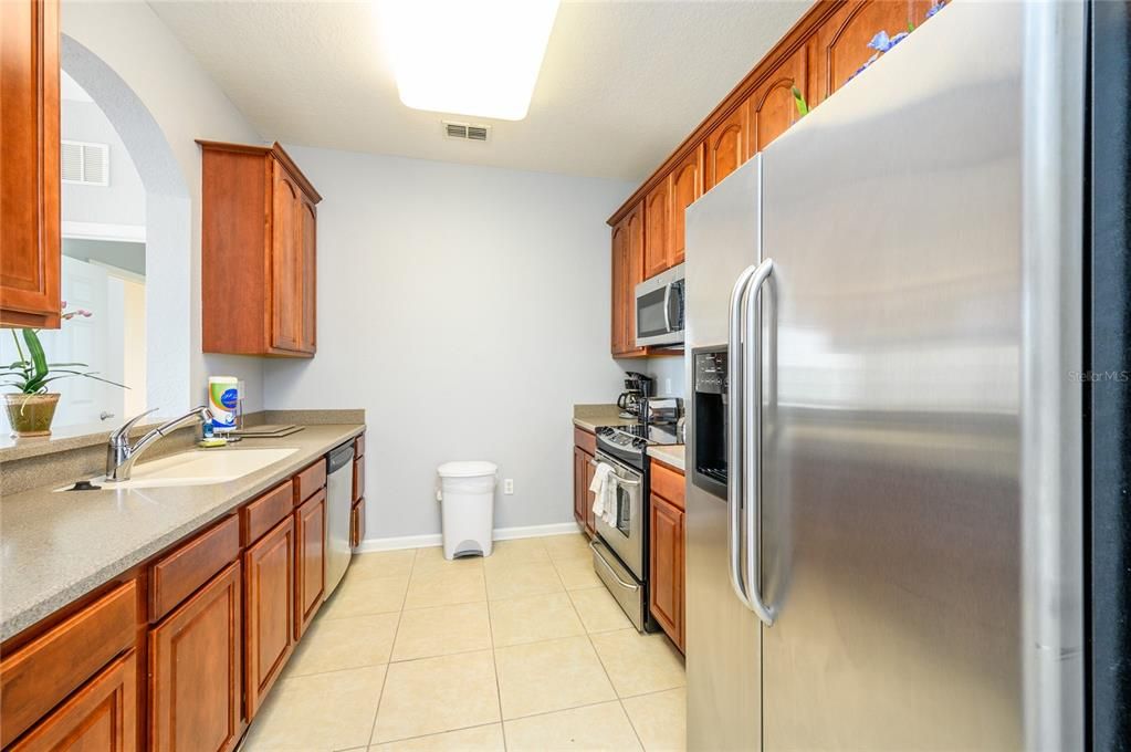 For Rent: $2,300 (3 beds, 2 baths, 1247 Square Feet)