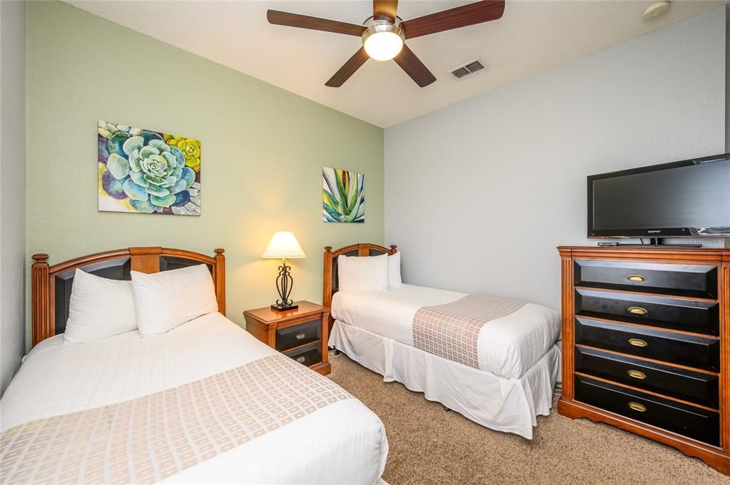 For Rent: $2,300 (3 beds, 2 baths, 1247 Square Feet)