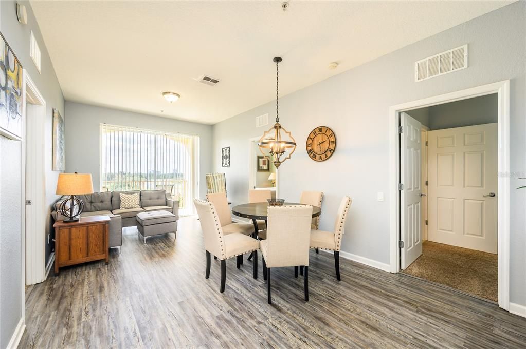 For Rent: $2,300 (3 beds, 2 baths, 1247 Square Feet)