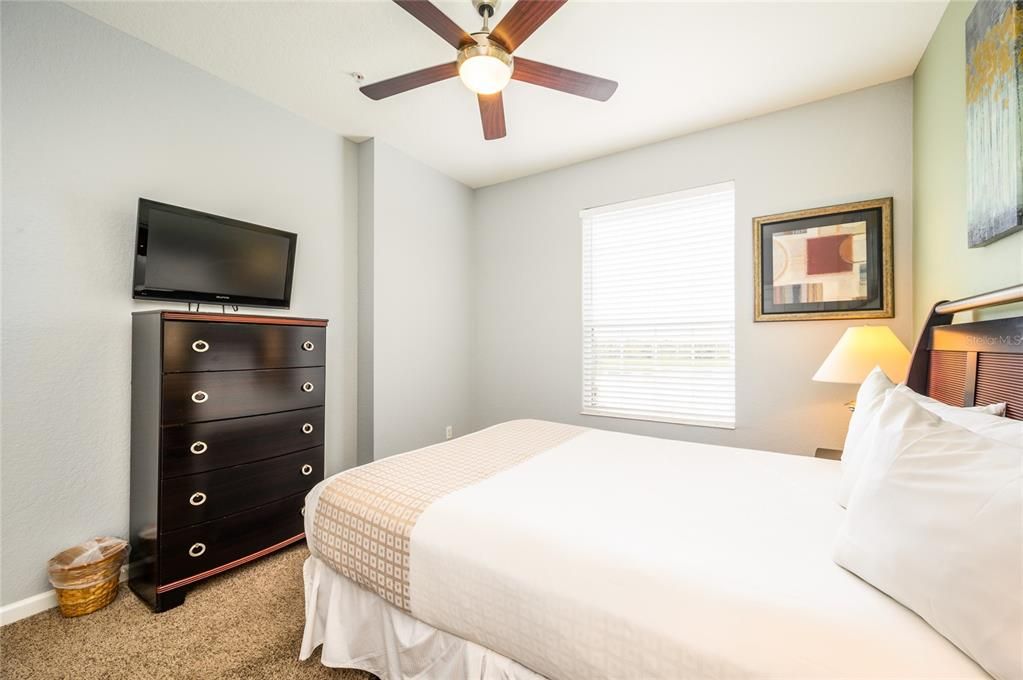 For Rent: $2,300 (3 beds, 2 baths, 1247 Square Feet)