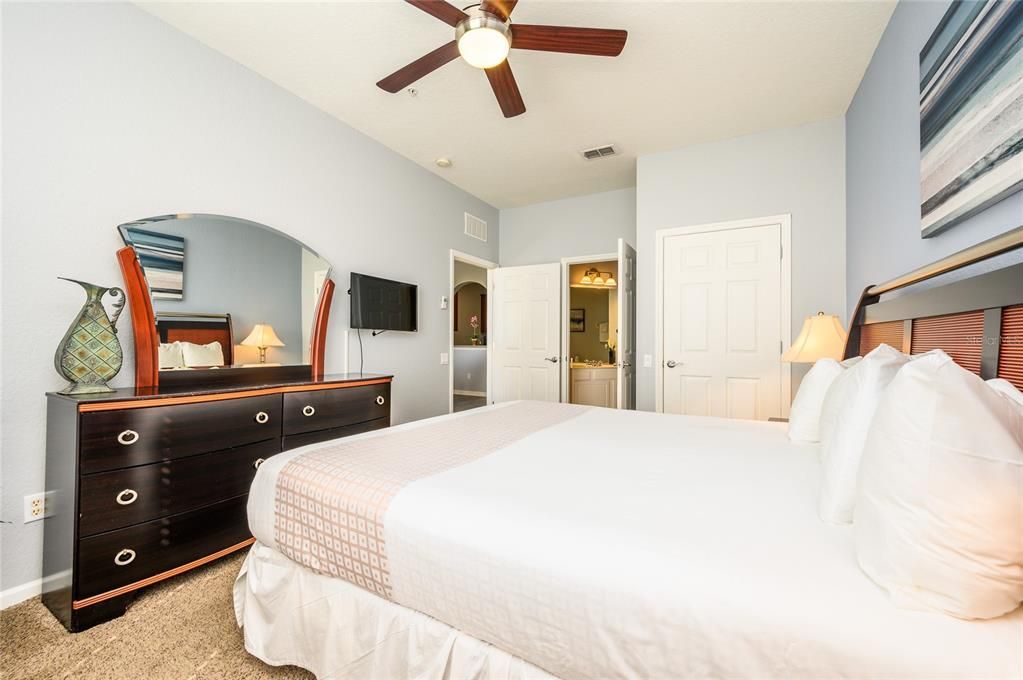 For Rent: $2,300 (3 beds, 2 baths, 1247 Square Feet)