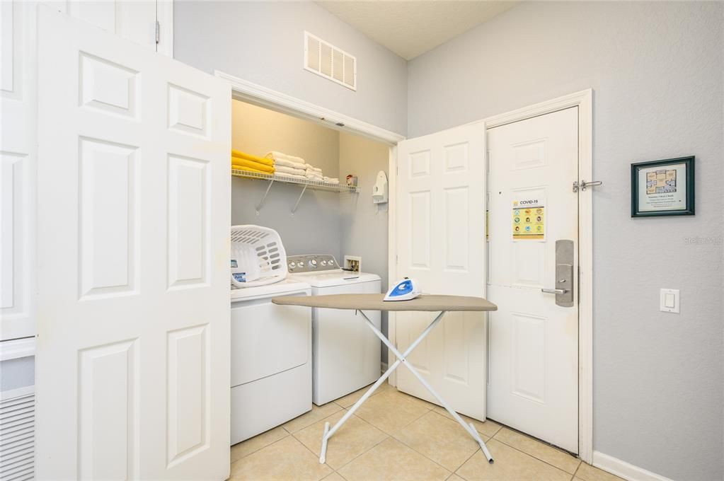 For Rent: $2,300 (3 beds, 2 baths, 1247 Square Feet)