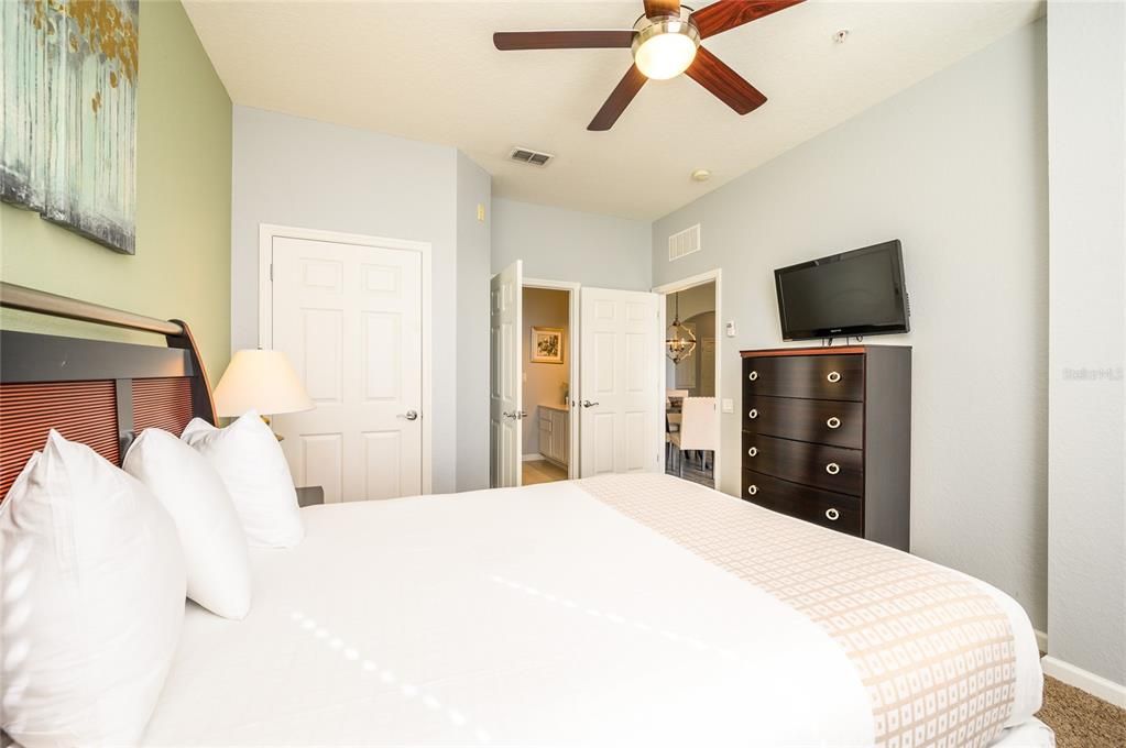 For Rent: $2,300 (3 beds, 2 baths, 1247 Square Feet)